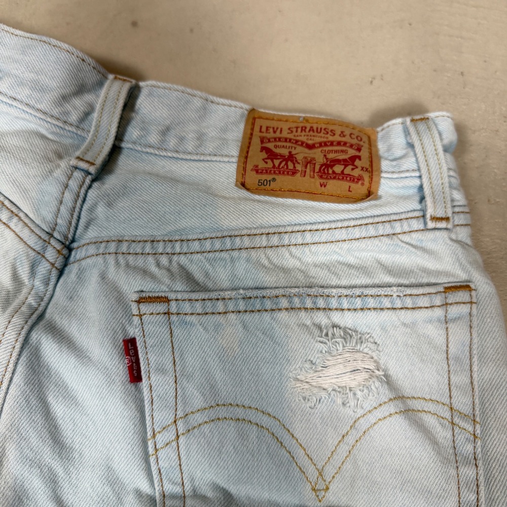 Levis 501 Light Wash Distressed High Rise Denim Shorts 32317-0112 W26 - Picture 4 of 6